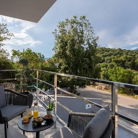 Buddha Bay * Zrnovo